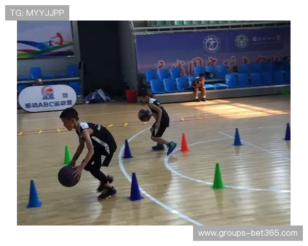 小学生篮球运球竞赛小游戏挑战全能技巧提升快乐运动体验